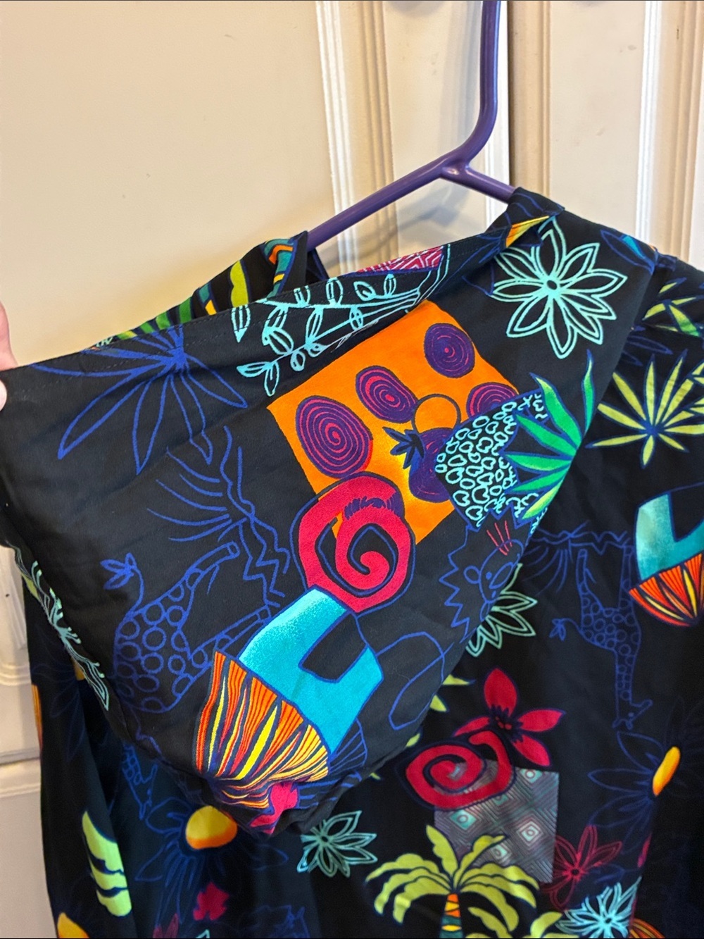 Paradiso Tropical Hoodie Button-Up Shirt - Black with Neon Floral Print, size: L - Picture 11 of 12